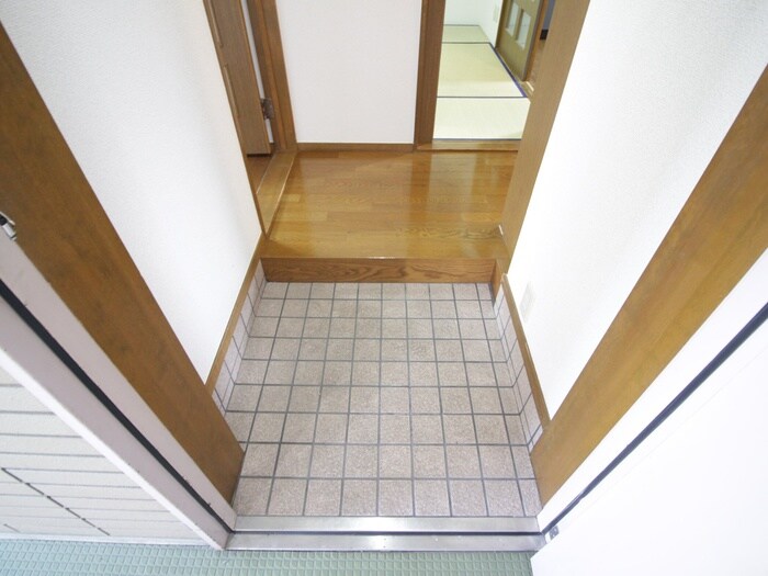 物件内観写真16　(玄関)