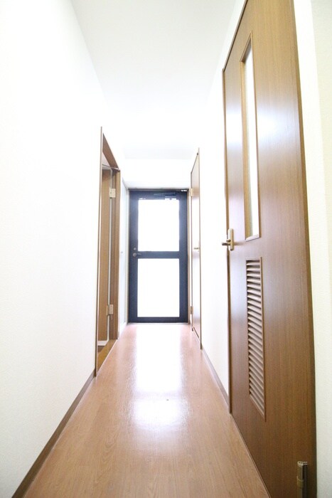 物件内観写真15　(廊下)