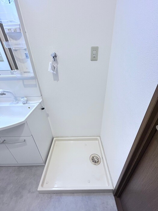 物件内観写真15　(洗濯機置場)