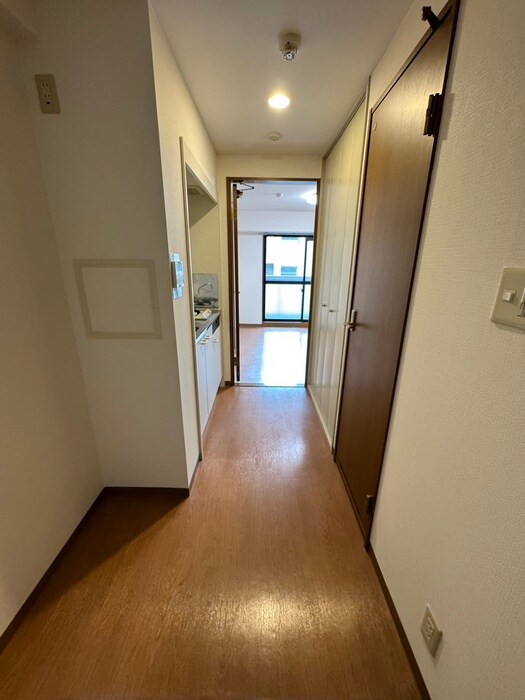 物件内観写真16　(廊下)