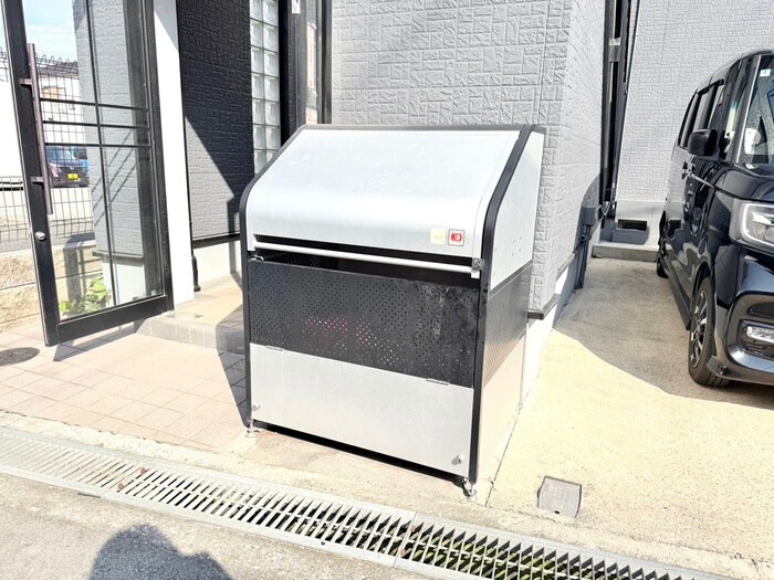 物件外観写真4　(建物設備)