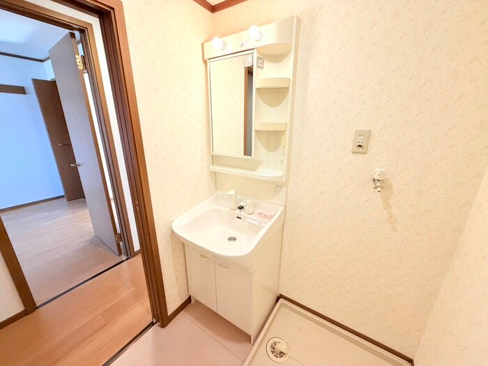 物件内観写真11　(洗面)