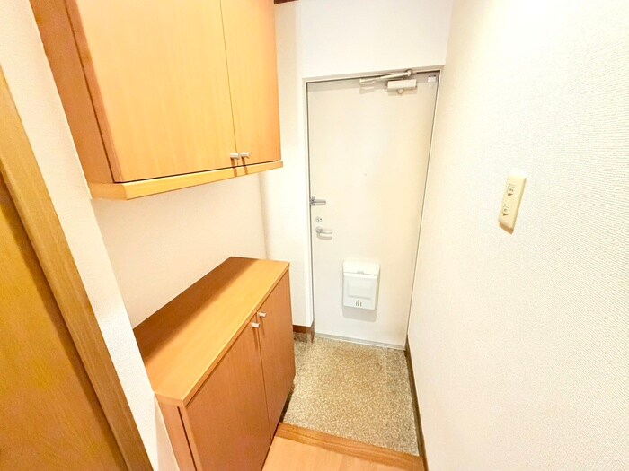 物件内観写真13　(玄関)