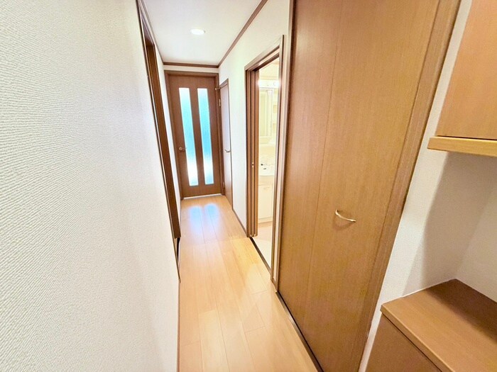 物件内観写真14　(廊下)