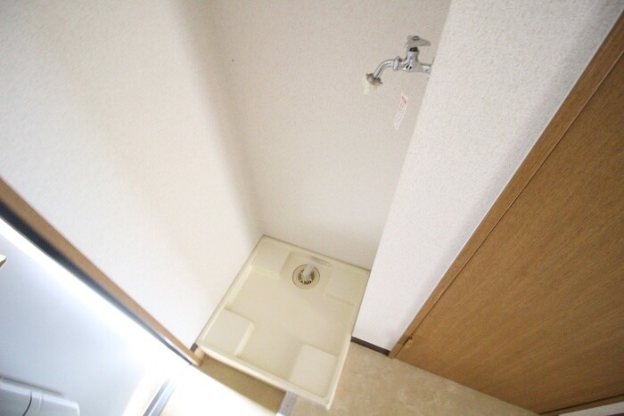 物件内観写真11　(洗濯機置場)