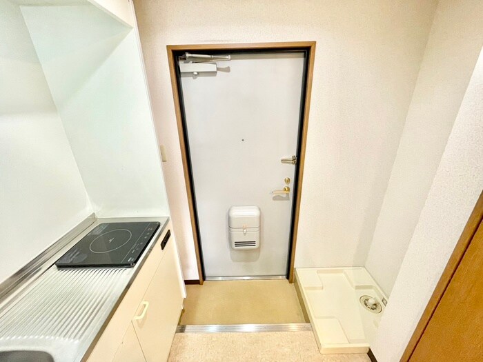 物件内観写真18　(玄関)