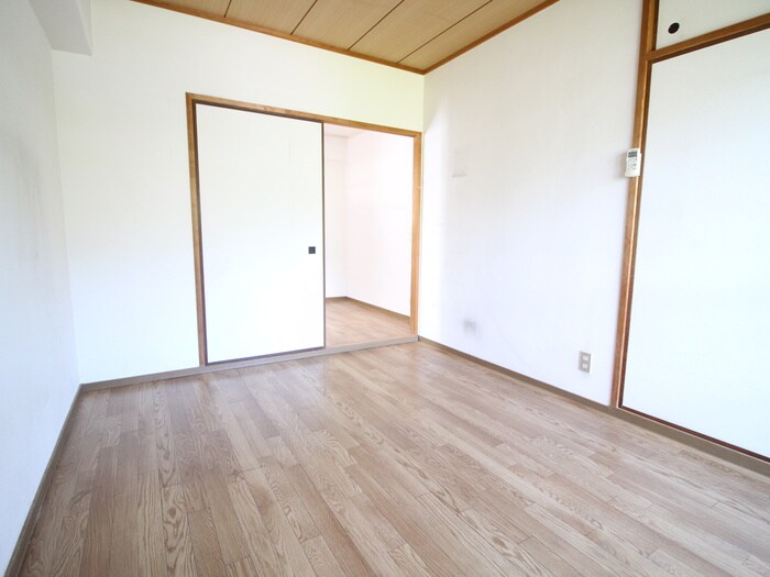 物件内観写真8　(居室)