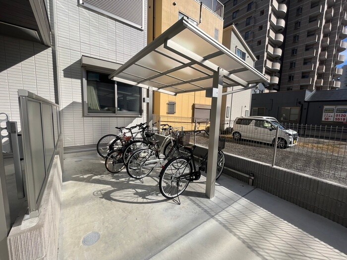物件外観写真3　(駐輪場)