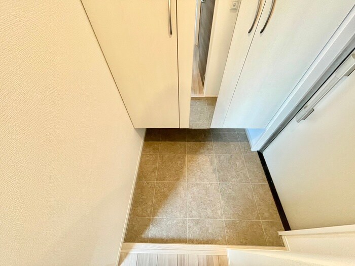 物件内観写真17　(玄関)