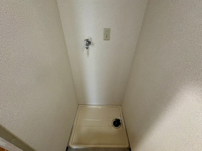 物件内観写真13　(洗濯機置場)