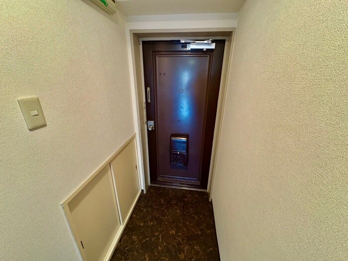 物件内観写真16　(玄関)