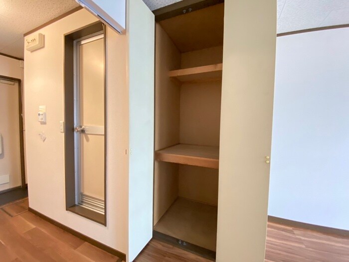 物件内観写真11　(収納)