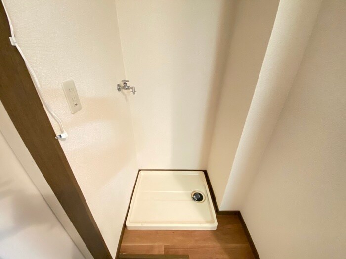 物件内観写真13　(洗濯機置場)