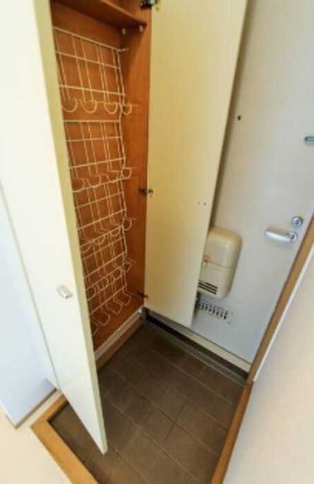 物件内観写真13　(玄関)