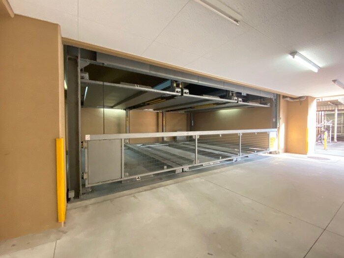 物件外観写真4　(駐車場)