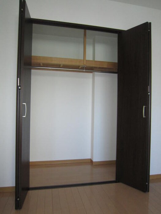 物件内観写真12　(収納)