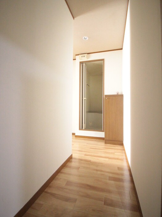 物件内観写真13　(玄関)