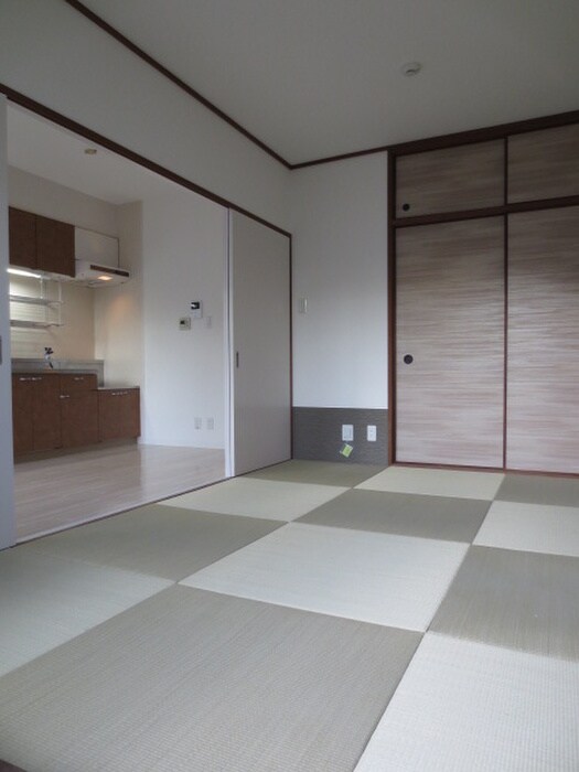 物件内観写真5　(居室)