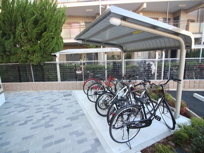 物件外観写真5　(駐輪場)