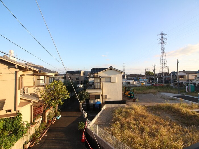 物件内観写真11　(室内からの展望)