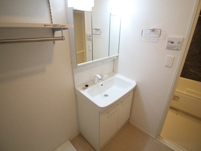 物件内観写真13　(洗面)