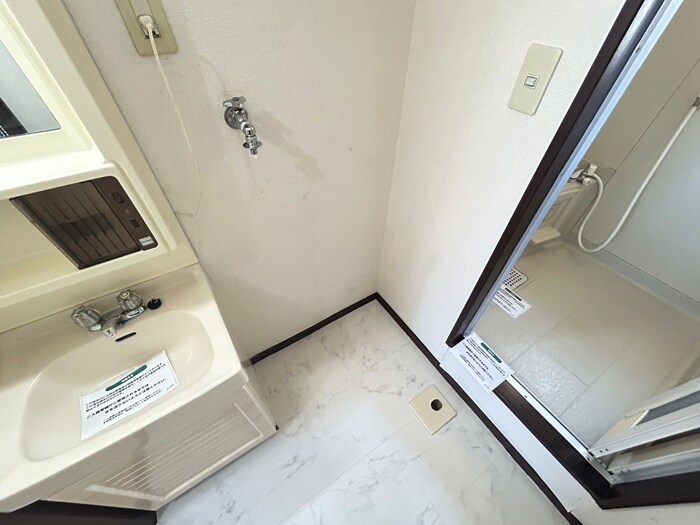 物件内観写真17　(洗濯機置場)