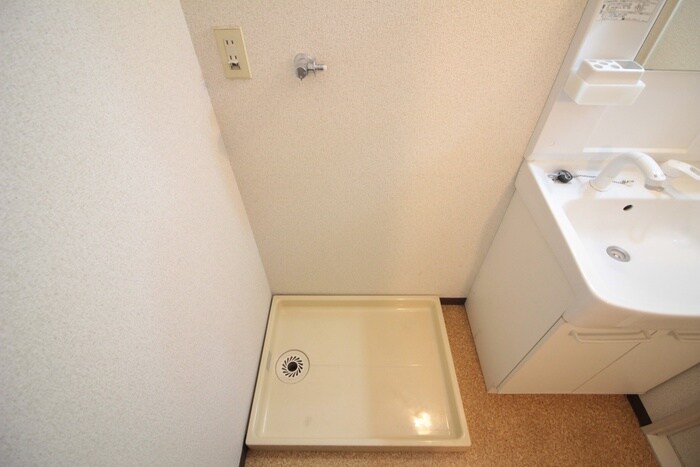 物件内観写真11　(洗濯機置場)