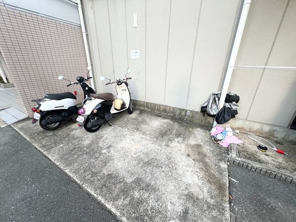バイク置き場