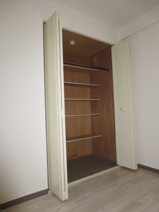 物件内観写真12　(収納)