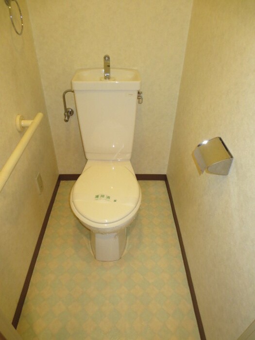 物件内観写真15　(トイレ)