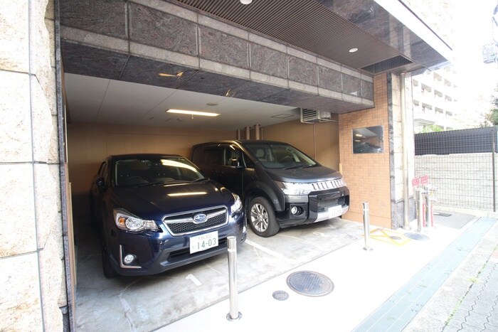 物件外観写真4　(駐車場)