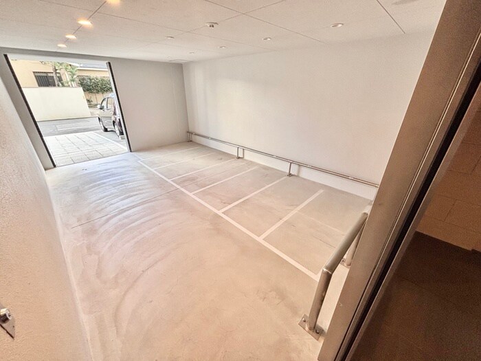 物件外観写真4　(バイク置き場)