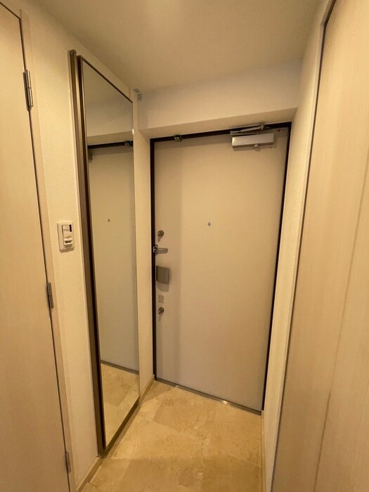 物件内観写真14　(玄関)