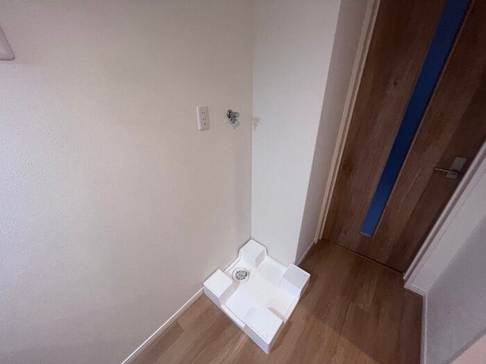 物件内観写真12　(洗濯機置場)