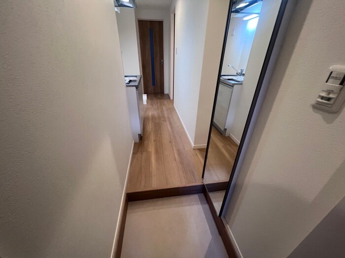 物件内観写真17　(玄関)