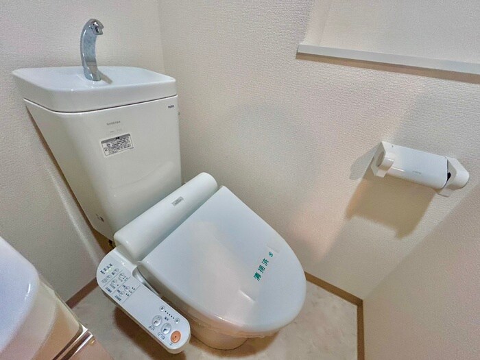 物件内観写真9　(トイレ)