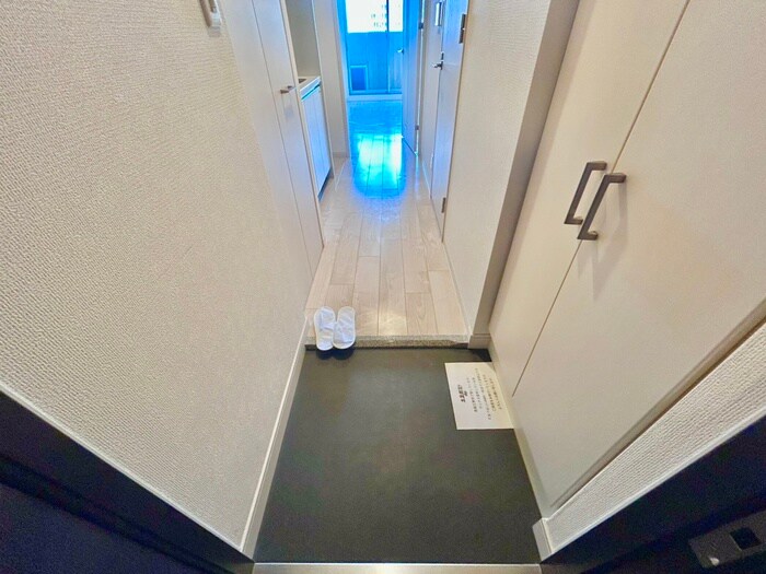 物件内観写真13　(玄関)