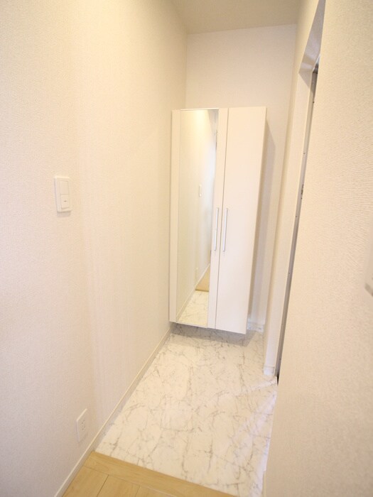 物件内観写真7　(玄関)