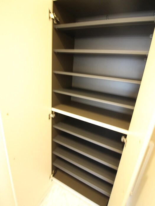 物件内観写真8　(靴箱)