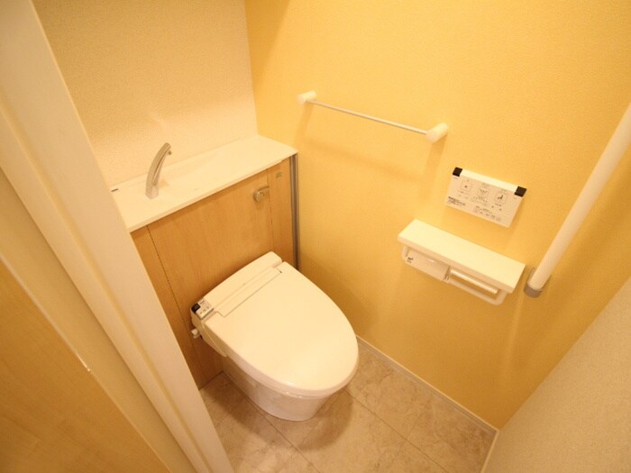 物件内観写真9　(トイレ)