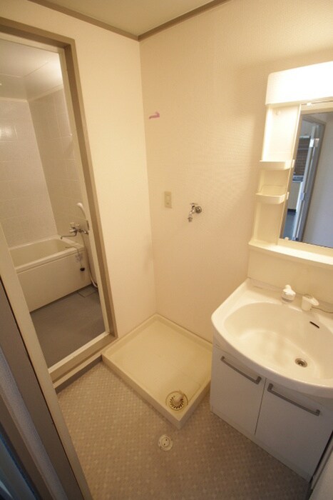 物件内観写真4　(洗濯機置場)