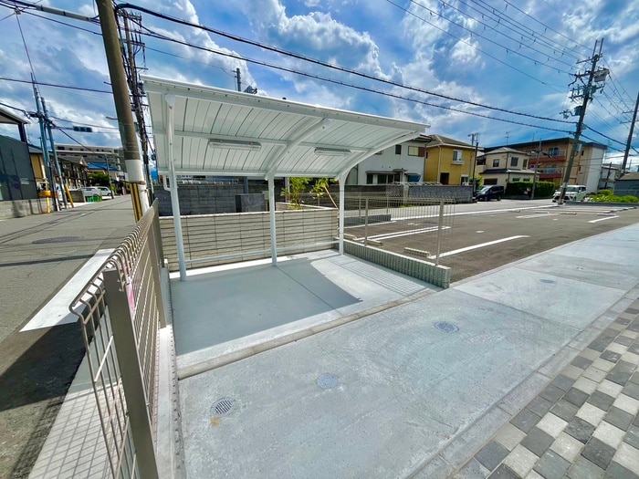 物件外観写真5　(駐輪場)