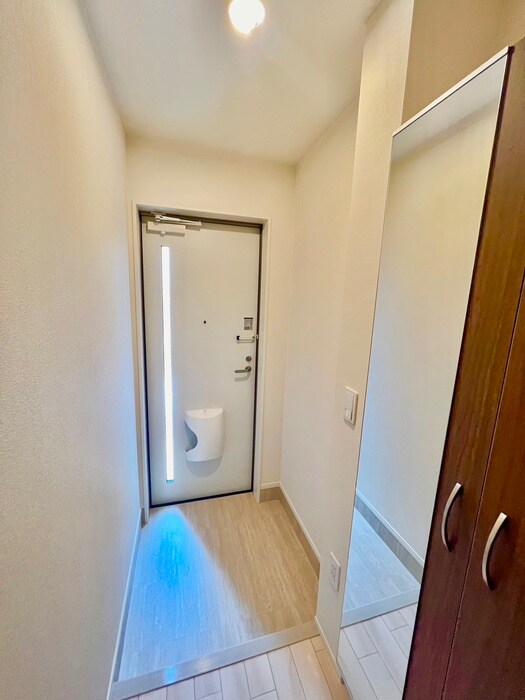 物件内観写真17　(玄関)