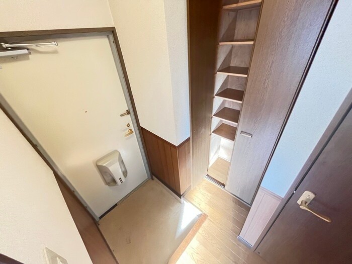 物件内観写真15　(靴箱)