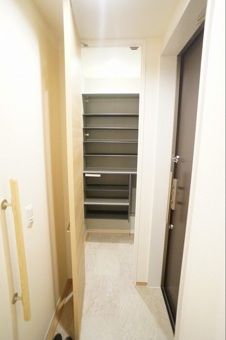 物件内観写真5　(靴箱)