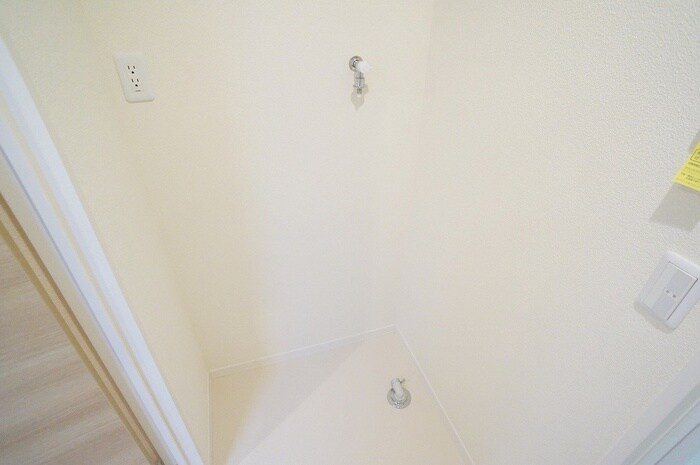 物件内観写真14　(洗濯機置場)