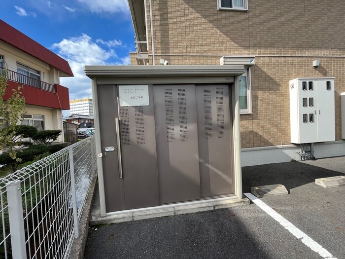 物件外観写真4　(建物設備)