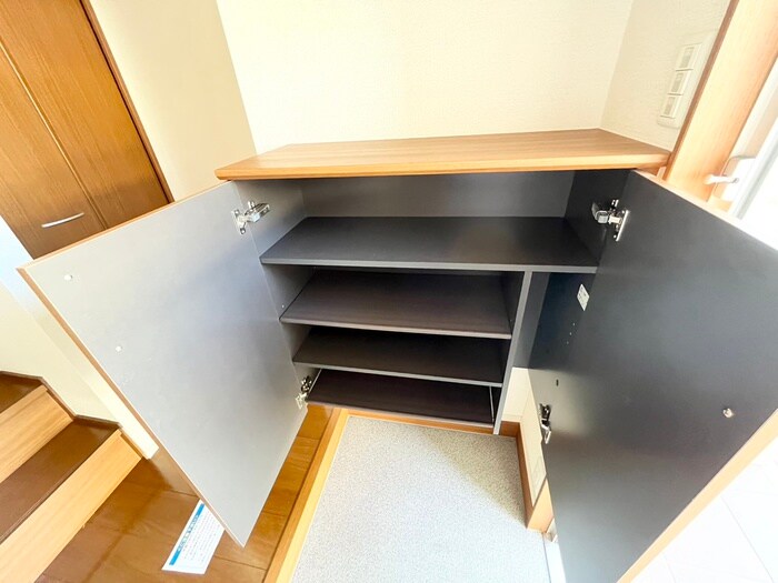 物件内観写真16　(靴箱)