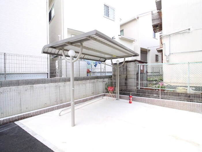 物件外観写真3　(駐輪場)