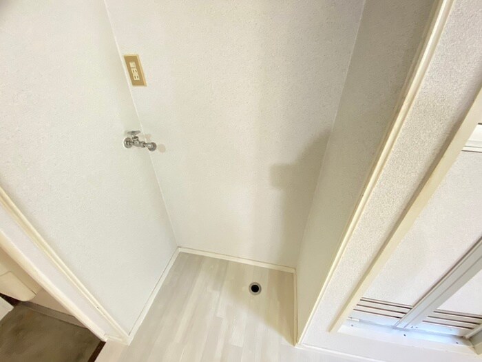 物件内観写真15　(洗濯機置場)
